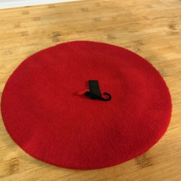 Retro Wool Red Beret - Picture 6 of 16